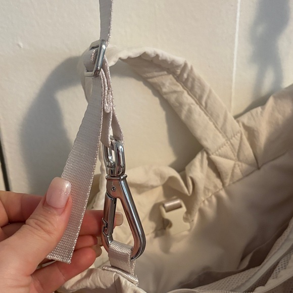 Cream lululemon gym Shoulder Bag - Picture 6 of 8